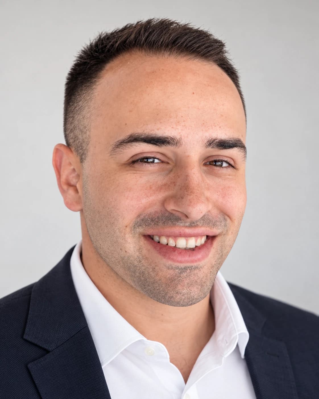 Portrait of Milan Danilovic, founder of Bytesicht.